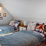 Comfortable With Garden, 3 Bedrooms 度假居 Choczewo