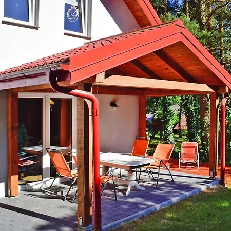 Дом отдыха Comfortable With Garden, 3 Bedrooms