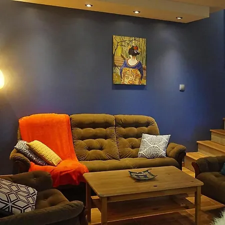 Comfortable With Garden, 3 Bedrooms *