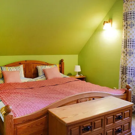 Comfortable With Garden, 3 Bedrooms *