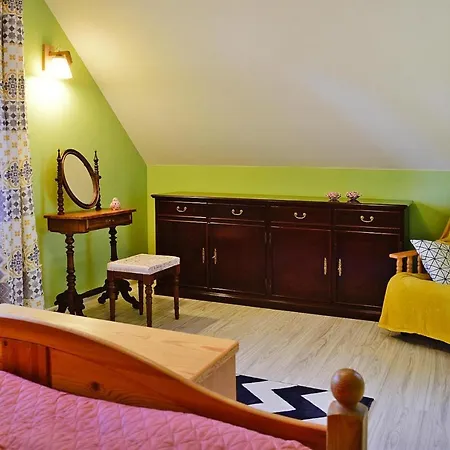 Comfortable With Garden, 3 Bedrooms בית נופש Choczewo