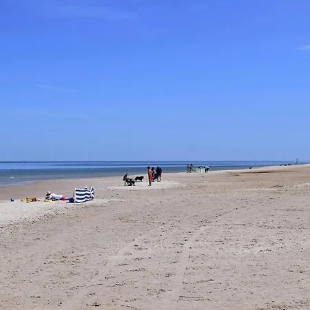 Comfortable With Garden, 3 Bedrooms