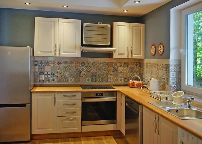 Comfortable With Garden, 3 Bedrooms *