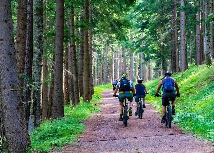 Σπίτι διακοπών Comfortable With Garden, 3 Bedrooms